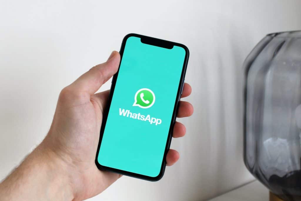 tela do celular com whatsapp